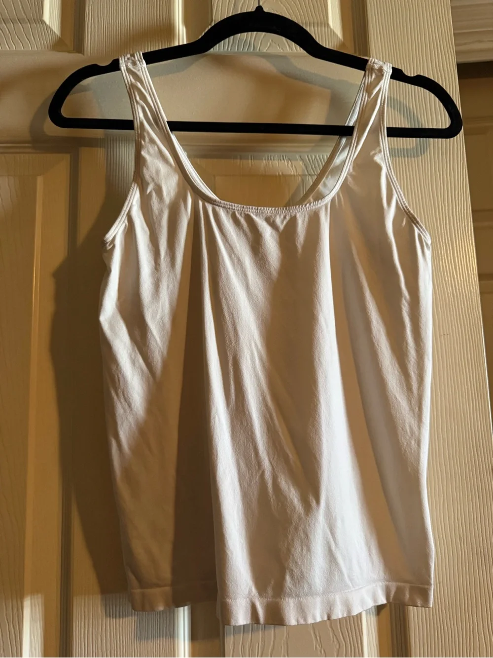 Alo Yoga- Sheer Glow Tank in Ivy